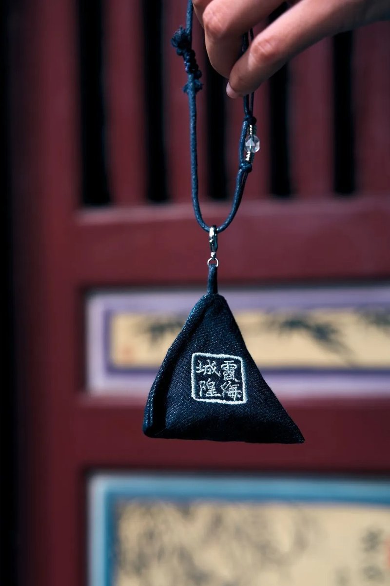 城隍廟聯名植氛醒心福粽_兩用式水晶手環款 - 吊飾/掛飾 - 棉．麻 藍色
