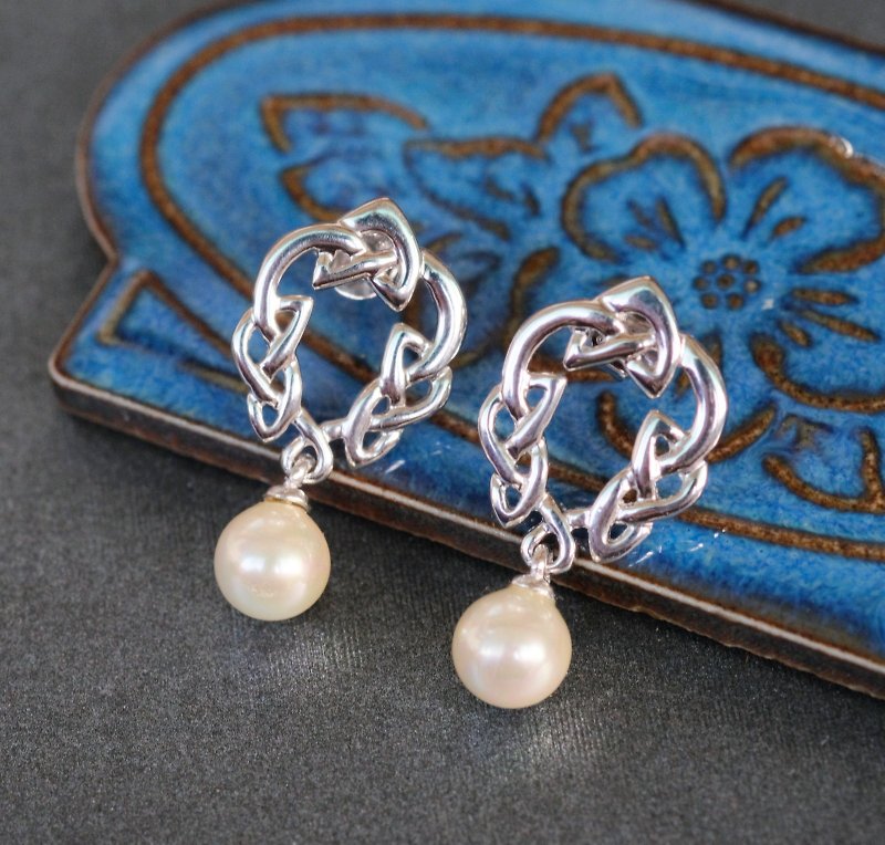925 sterling silver Chinese style leaf-shaped carved pendant beads natural pearl earrings wedding bridesmaid Chinese style - ต่างหู - เงินแท้ สีเงิน