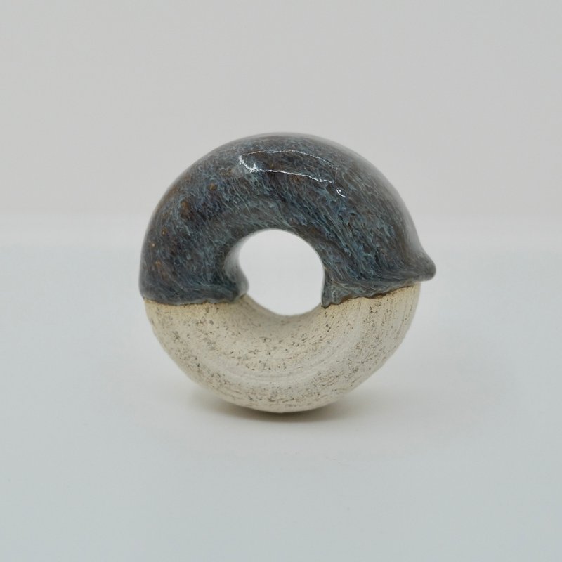 手工陶瓷冬甩線香插 - 擺飾/家飾品 - 陶 咖啡色