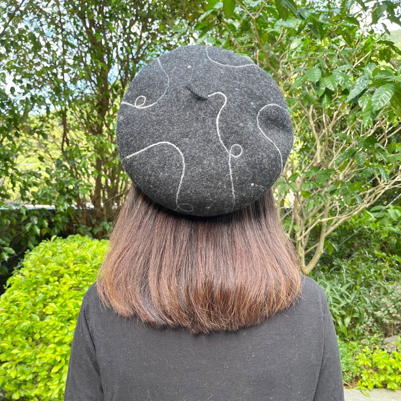 Starry Beret – Shadow - Hats & Caps - Wool Gray