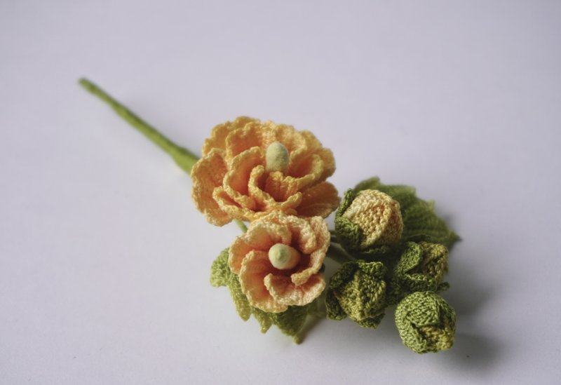 Yuansen hand-made hollyhock literary micro-crochet lace thread heart pin brooch - Brooches - Thread Yellow