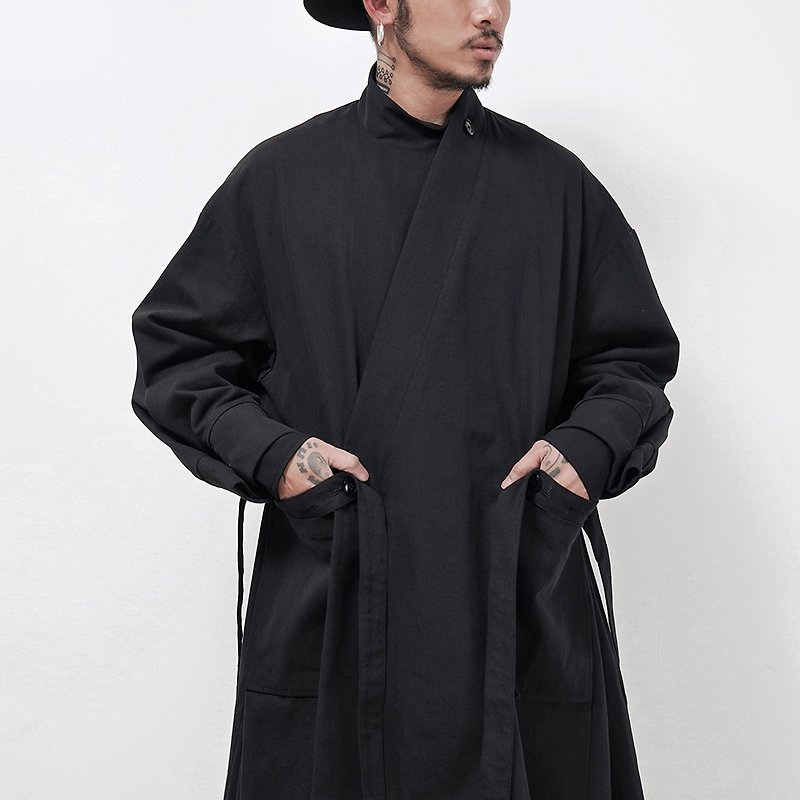 復古漢服斜襟中國風曲領道袍式寬鬆長款工裝感風衣外套 - 男夾克/外套 - 棉．麻 黑色