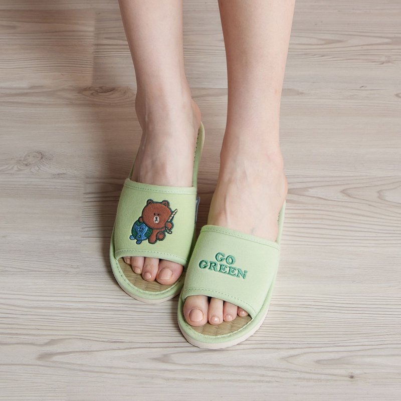 LINE FRIENDS | Xiongda Earth Rush Indoor Slippers-Wakakusa Green (M/L) - รองเท้าแตะในบ้าน - ผ้าฝ้าย/ผ้าลินิน สีเขียว