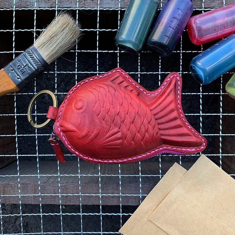 Carved fish - styling coin purse leather hand made - กระเป๋าใส่เหรียญ - หนังแท้ สีแดง