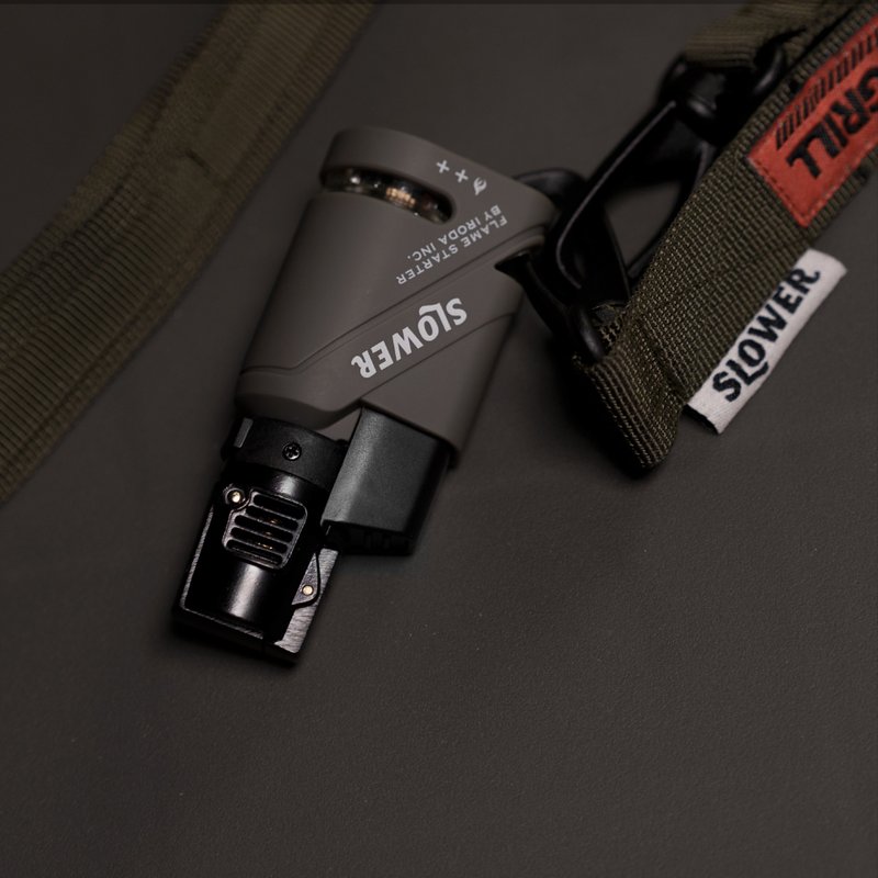 【SLOWER X O-GRILL】Co-branded lighter set (lighter + multi-function lanyard) - ชุดเดินป่า - พลาสติก สีเขียว