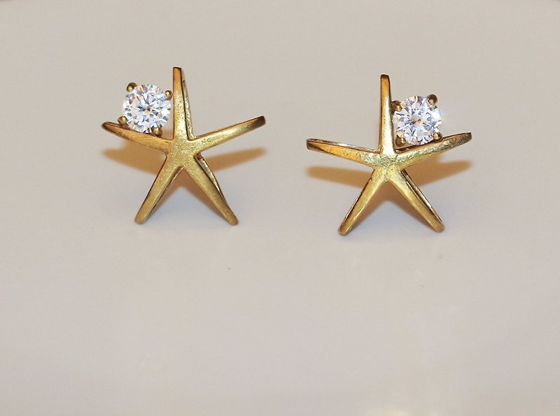 Star Brass Gemstone Handmade Designed Earrings - ต่างหู - เครื่องเพชรพลอย สีทอง