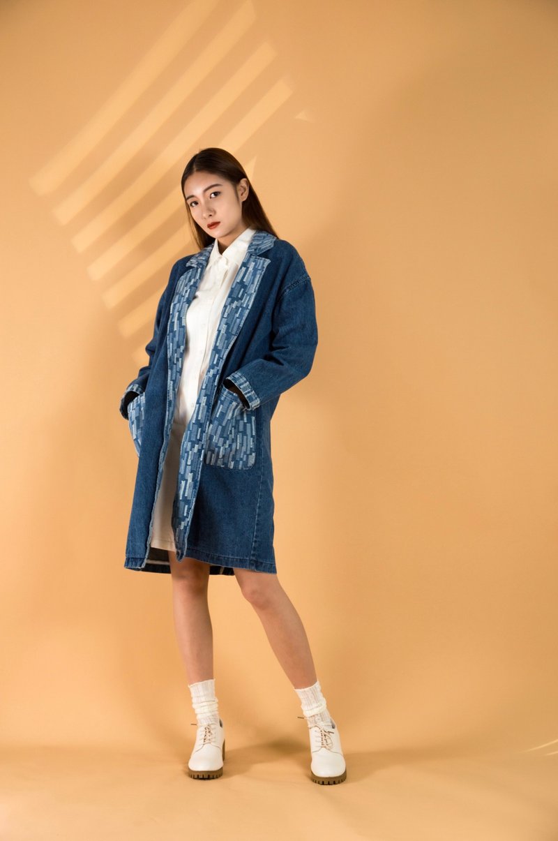 Loose mid-length denim patchwork jacket - เสื้อแจ็คเก็ต - ผ้าฝ้าย/ผ้าลินิน สีน้ำเงิน