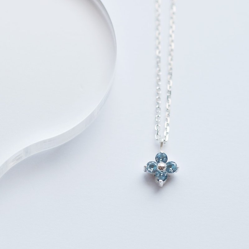 Aquamarine Flower Necklace Silver 925 - สร้อยคอ - โลหะ สีน้ำเงิน