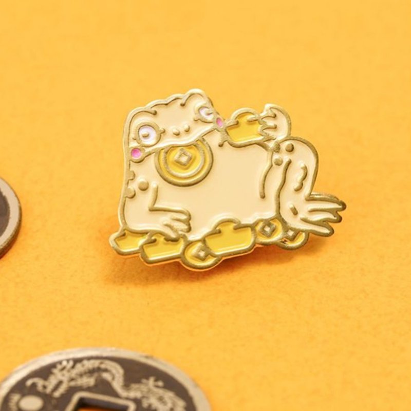【LAI HAO】Golden Toad with Three Legs Badge - เข็มกลัด/พิน - โลหะ 
