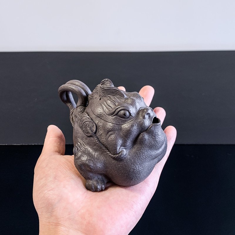 送禮紫砂壺茶壺金蟾壶 200cc 原矿青灰泥 做工精细 金蟾造型有趣 - 茶壺/茶杯/茶具 - 陶 灰色