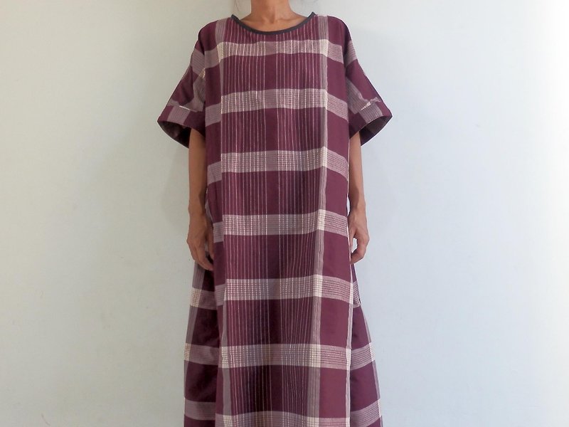 One piece dress made with check salon / Bordeaux - ชุดเดรส - ผ้าฝ้าย/ผ้าลินิน 