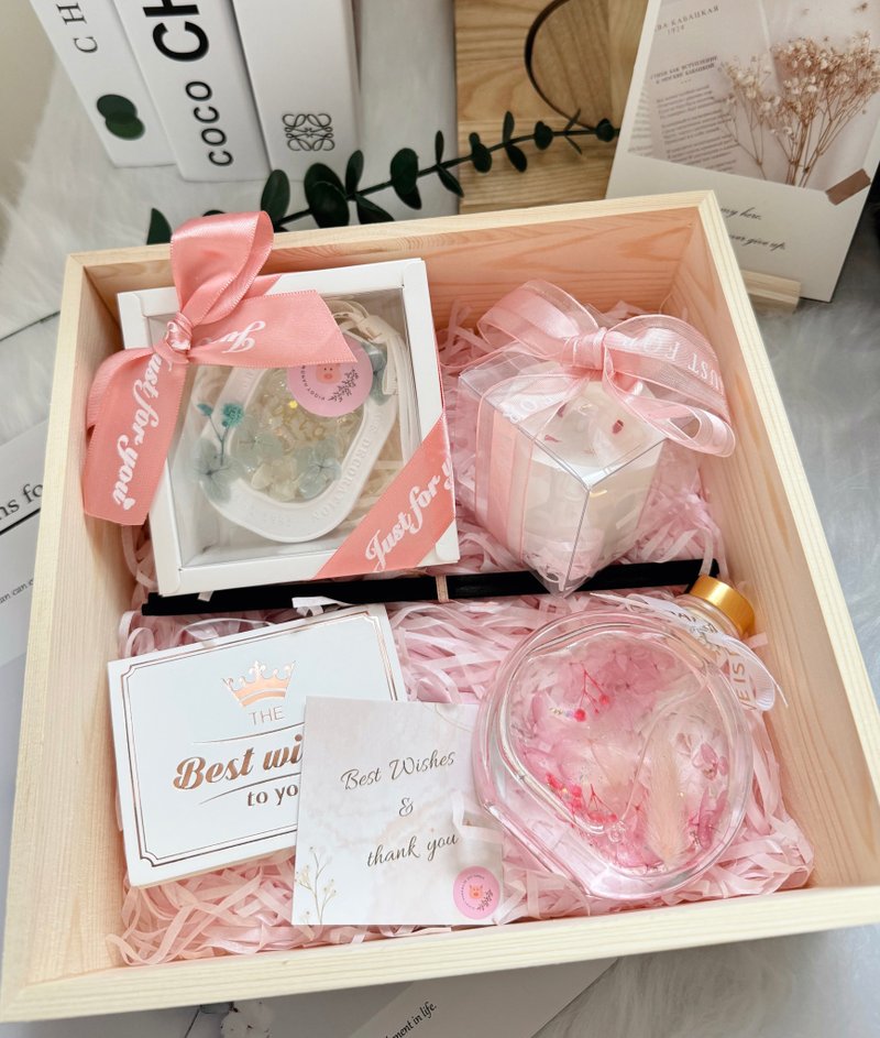 Wedding souvenirs and bridesmaid gifts-Flower scented wooden gift box - Candles & Candle Holders - Wax Pink