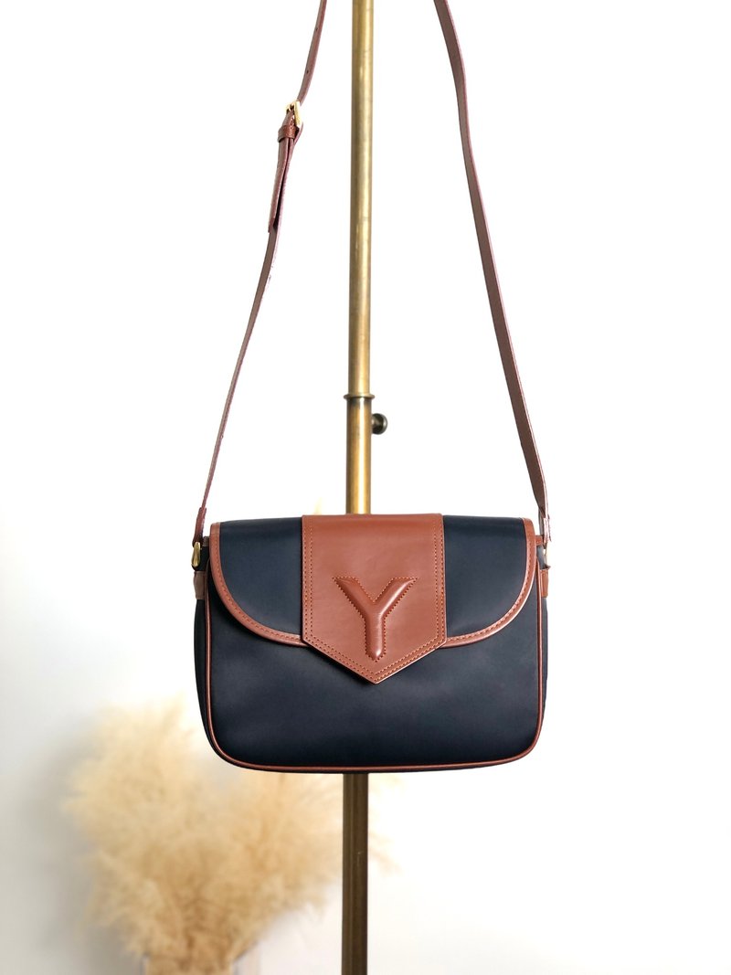 【 日本直送　名牌中古包 】Yves Saint Laurent イヴ・サンローラン ショルダーバッグ ネイビー ブラウン Y ナイロン オールド v76bcn - 側背包/斜背包 - 尼龍 藍色