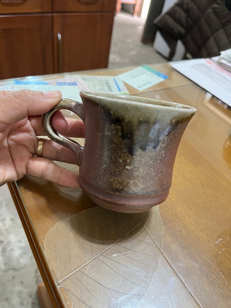 重落灰柴燒咖啡杯 - 咖啡壺/咖啡周邊 - 陶 金色
