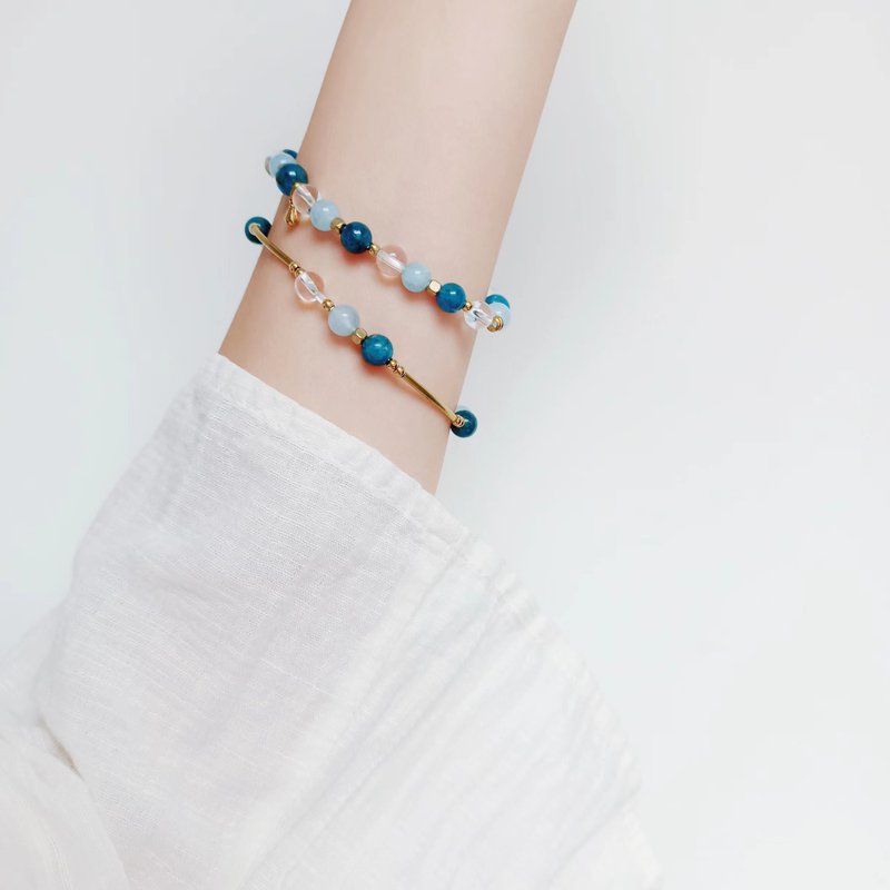 [azure blue] sister pair chain / Japanese silk thread / aquamarine / white crystal / blue Stone/ Morandi - Bracelets - Crystal Blue