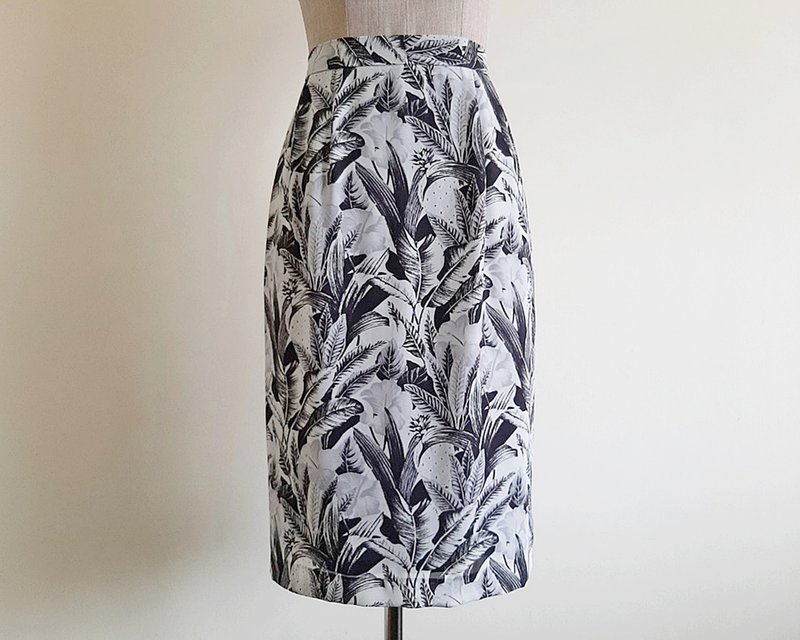 Small Medium Vintage Gray Black Floral Print Skirt Womens Chiffon Skirt S M - 裙子/長裙 - 聚酯纖維 黑色