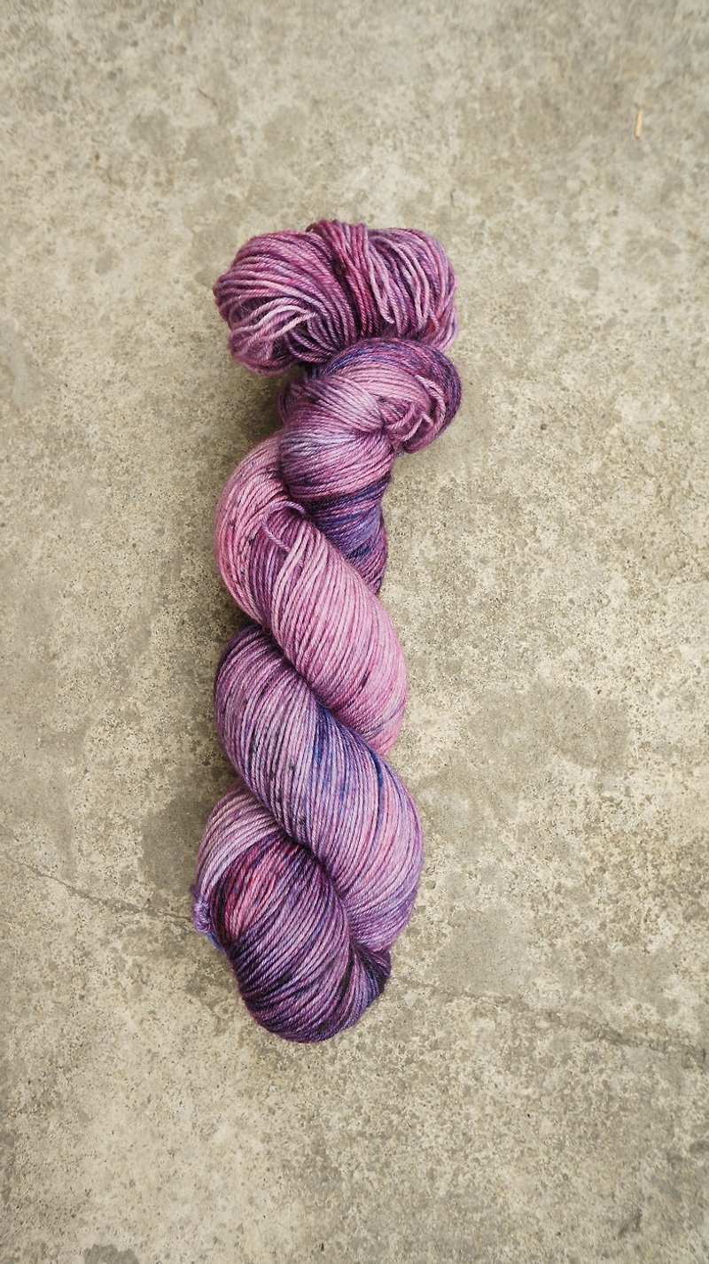 手染線。紫藤蔓 (藍面羊) - 編織/刺繡/羊毛氈/縫紉 - 羊毛 