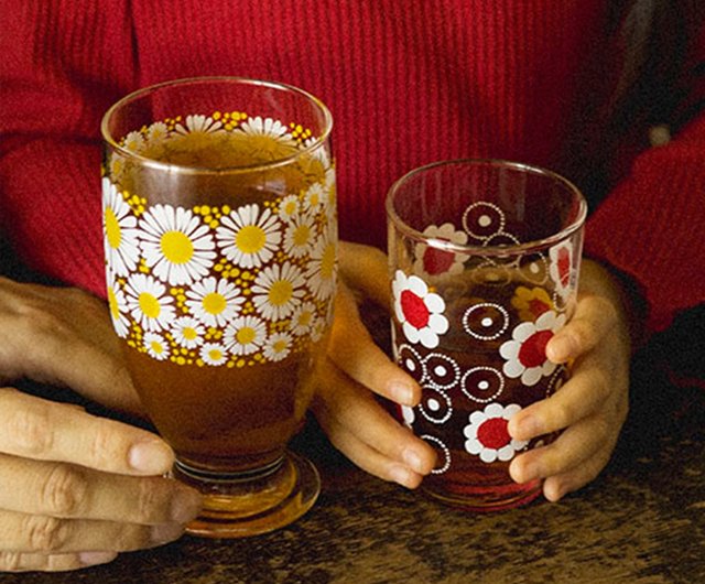 Retro Flowers Glass Cups