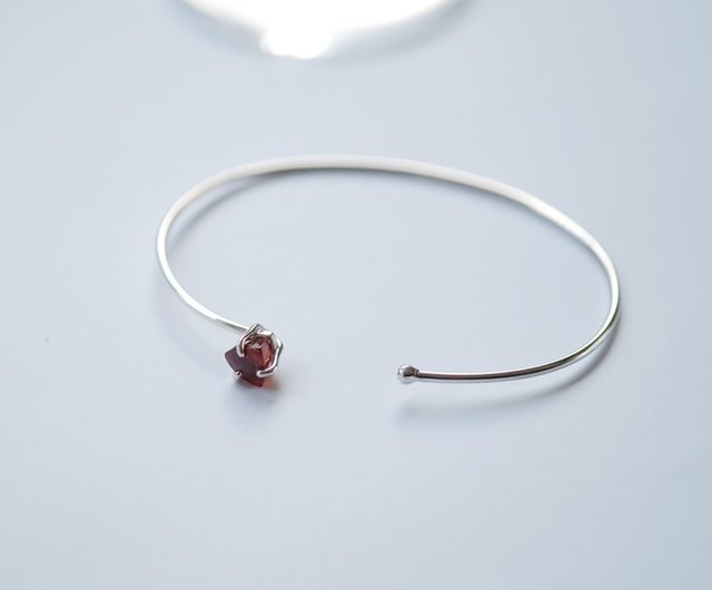 Triangle Garnet Bangle Silver 925 - 設計館cloud-jewelry 手鍊/手環