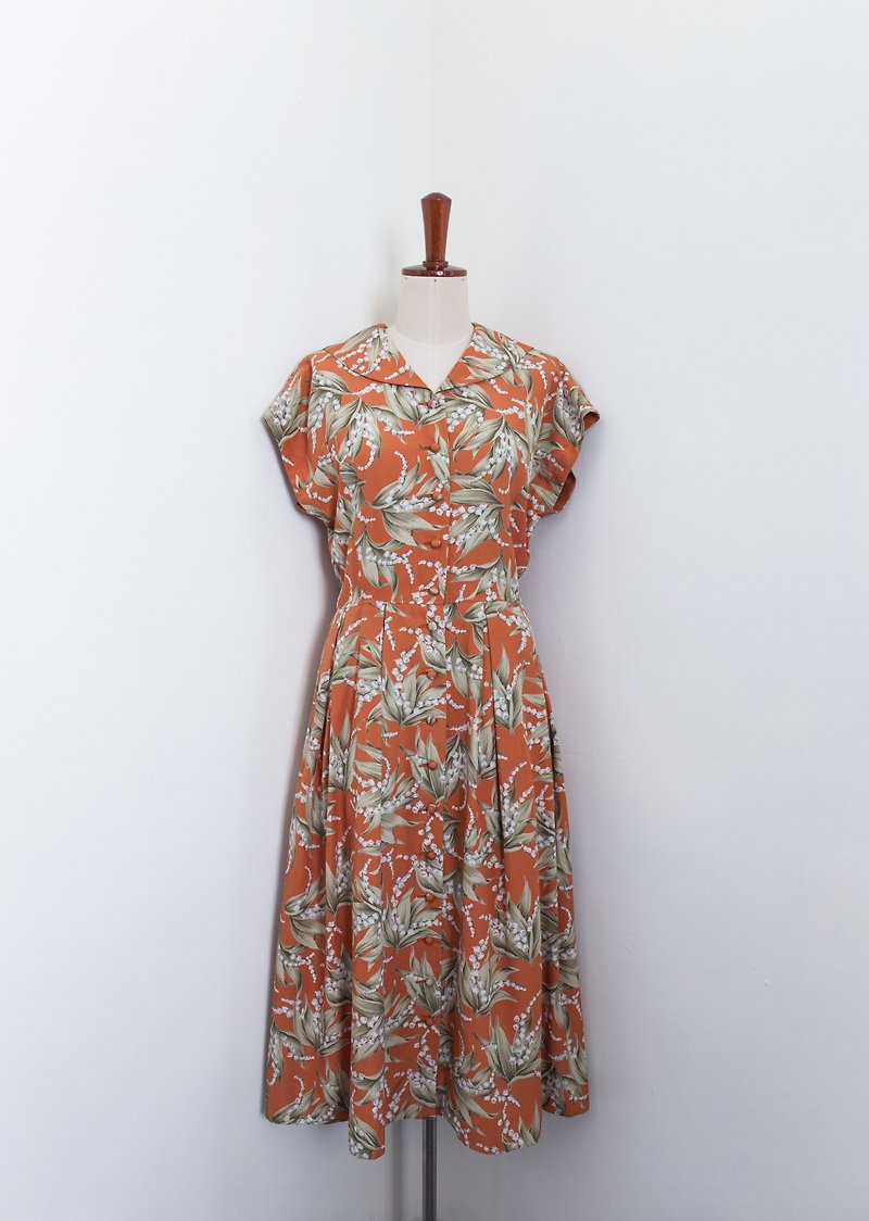 Banana Flyin Vintage :: Warm Orange :: Vintage Vintage Short Sleeve Dress - ชุดเดรส - วัสดุอื่นๆ 