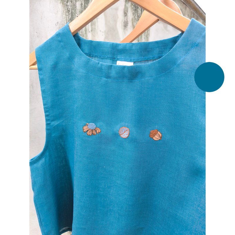 Embroidery | Linen | Navy blue sleeveless shirt - 女上衣/長袖上衣 - 棉．麻 