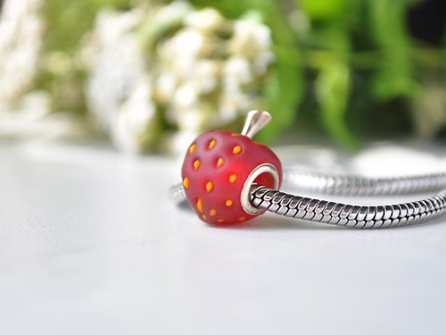 Toutberry Charm bracelet Strawberry charms Glass beads Kawaii charms