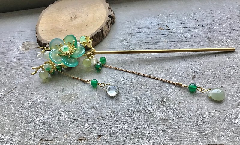 Meow Handmade~Chinese style natural green agate plum hairpin - Hair Accessories - Other Materials Green