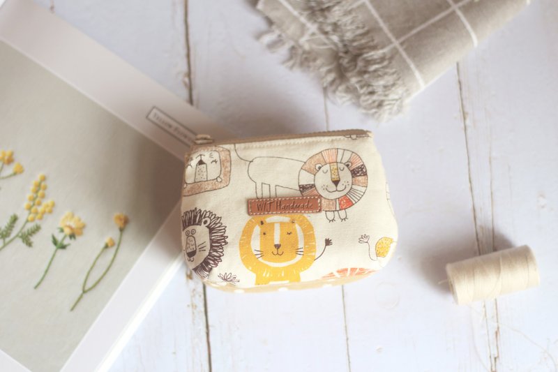 Hand-made three-layer coin purse. Little lion - Coin Purses - Cotton & Hemp Yellow