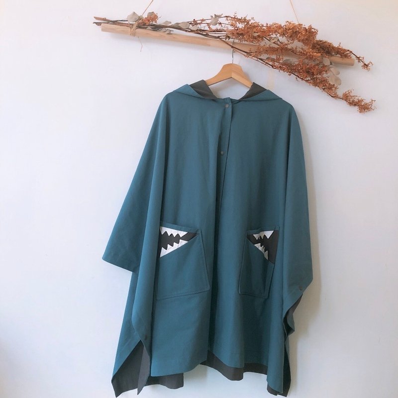 島森家 / 恐龍斗篷  / 親子裝大人款 / 普魯士藍X深灰 - 親子裝 - 棉．麻 藍色