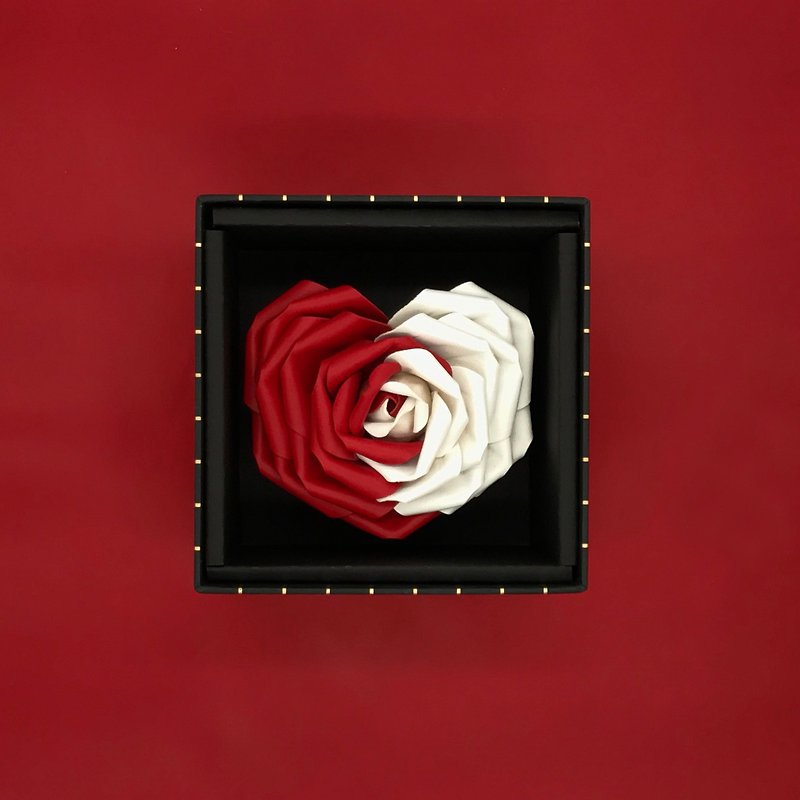 【客製化禮物】LOVE BOX雙色心形皮革薔薇玫瑰禮盒【花】 - 植物/盆栽/盆景 - 真皮 紅色