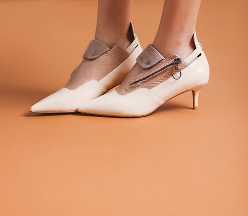 】 【Display clear beveled zipper multi-leather stitching leather ankle boots apricot - รองเท้าบูทยาวผู้หญิง - หนังแท้ สีกากี