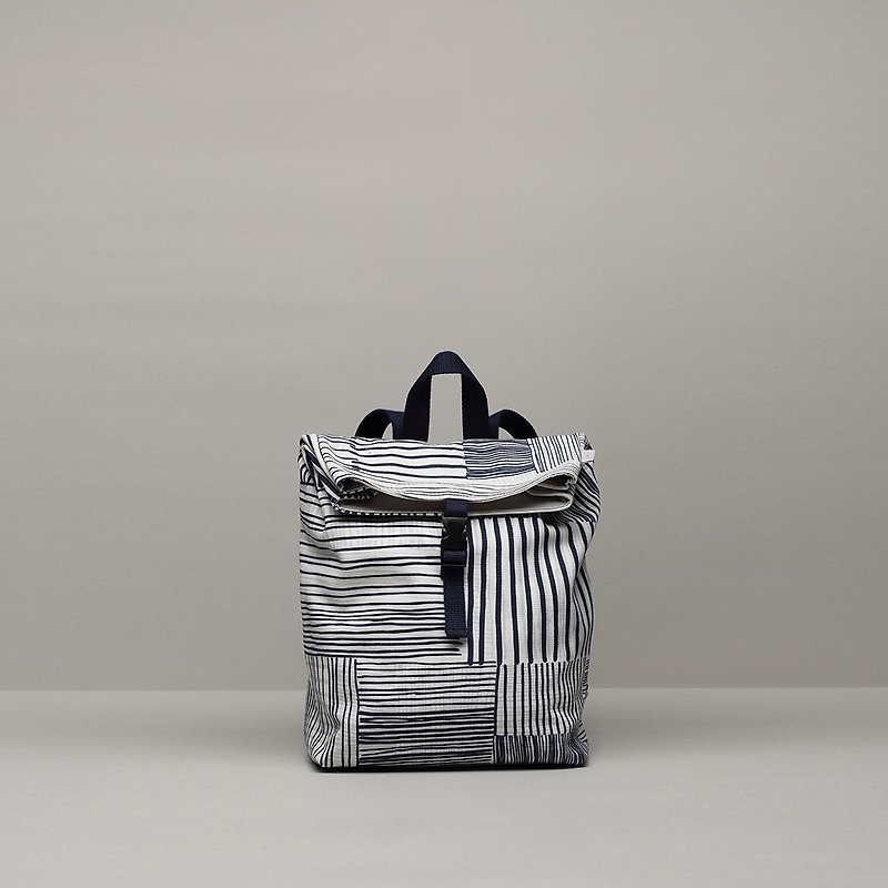 Backpack / weaving - กระเป๋าเป้สะพายหลัง - ผ้าฝ้าย/ผ้าลินิน สีน้ำเงิน