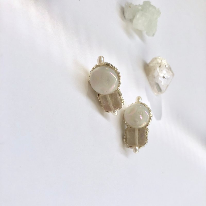 Ore earring 4. - Earrings & Clip-ons - Other Materials White