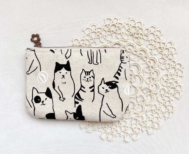 [Handmade by Good Day] Japanese style cat print small coin purse - Coin Purses - Cotton & Hemp White