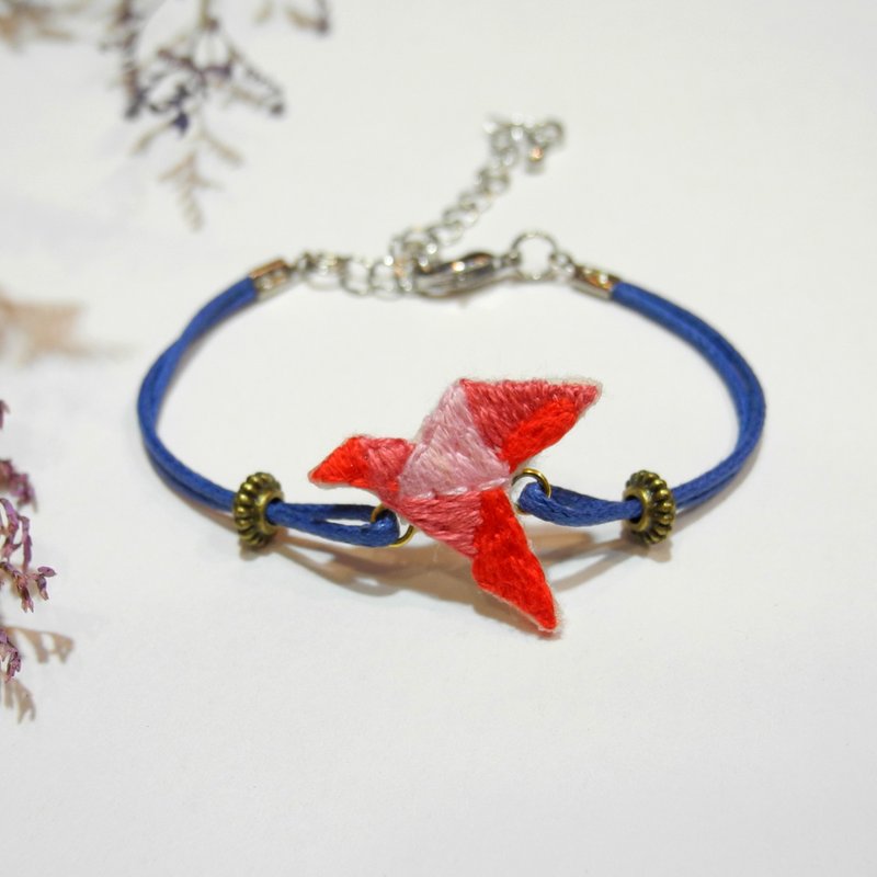 摺紙系刺繡紅色漸層飛翔紙鶴 手鍊 手工刺繡 - 手鍊/手環 - 繡線 紅色