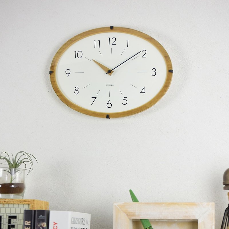 Marsch- Simple Oval Silent Clock (Brown) - นาฬิกา - แก้ว สีนำ้ตาล