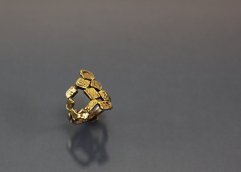 Texture Series - Square Shaped Bronze Ring - แหวนทั่วไป - ทองแดงทองเหลือง สีนำ้ตาล