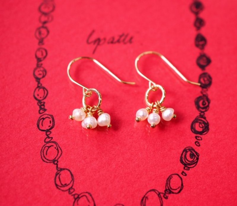 14KGF 3 freshwater pearl hook earrings Elsie - ต่างหู - เครื่องเพชรพลอย ขาว