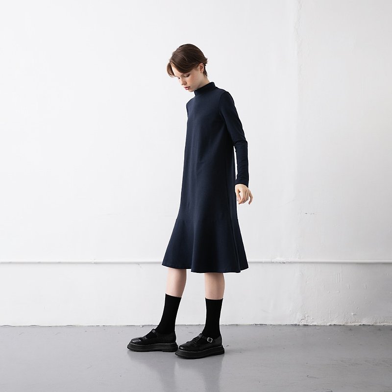 Low-waist half-high collar knit long-sleeved dress wooden ear bottom skirt winter No.594 - ชุดเดรส - วัสดุอื่นๆ สีน้ำเงิน