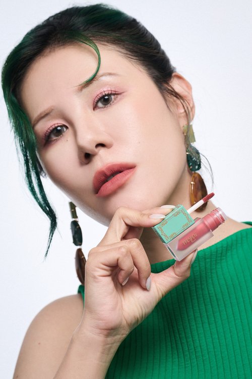 FreshO2 FreshO2 丹妮婊姐-SUPERSTAR 羽毛霧面 唇泥 不反乾 絲滑 彩妝 唇