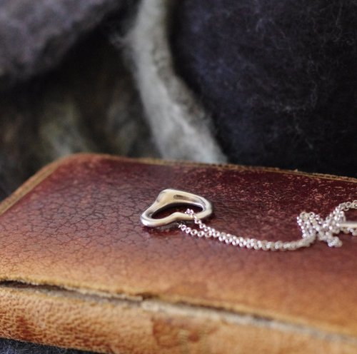 Tiffany ヴィンテージネックレス赤い石レア ティファニーのアーガイル産レッド・ダイヤモンドネックレスが