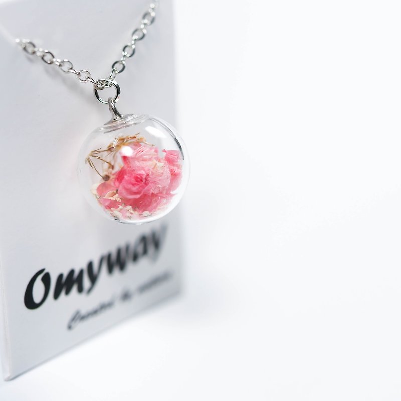 愛家作-OMYWAY日本粉紅小菊乾花永生花玻璃球飾物頸鏈1.4cm - 頸圈項鍊 - 玻璃 白色