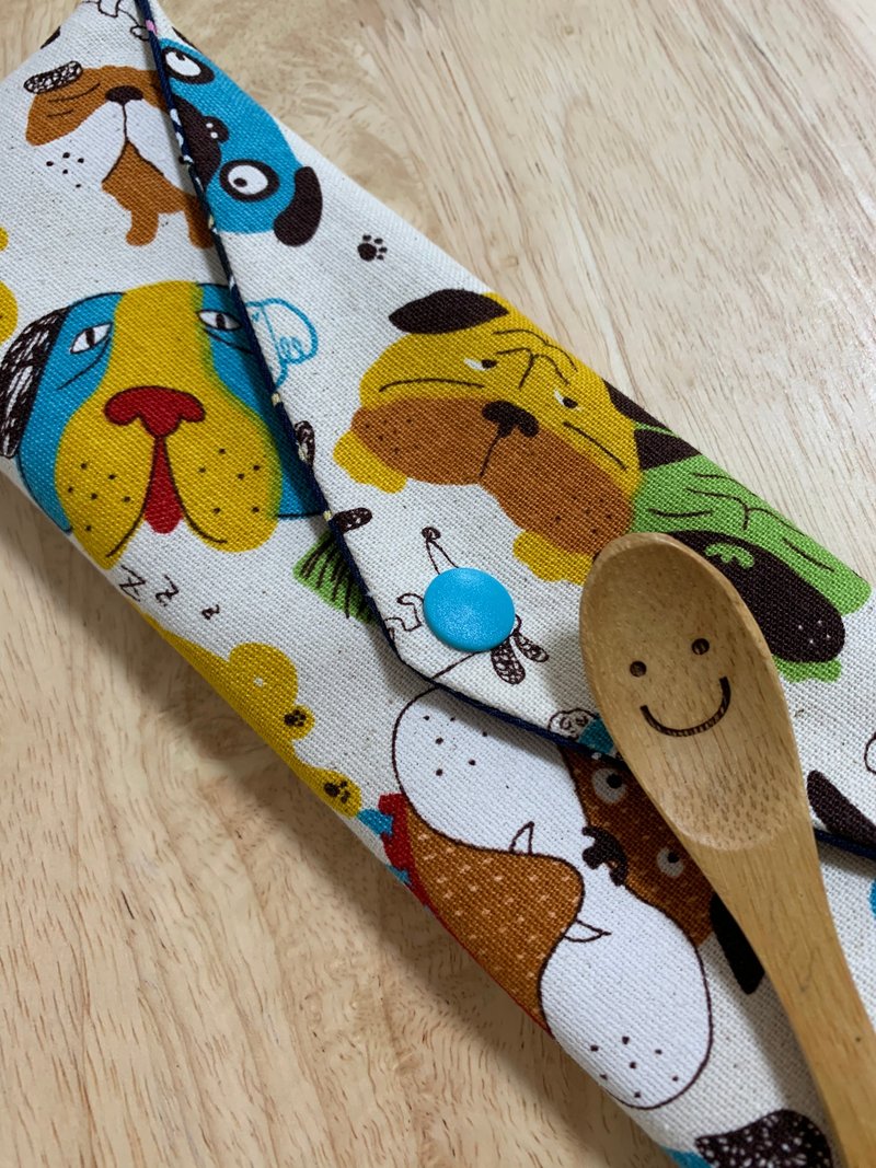 Wenqingfeng environmentally friendly pure cotton chopstick bag cat and dog family texture original Japanese trendy storage hand-made tableware - Storage - Cotton & Hemp White