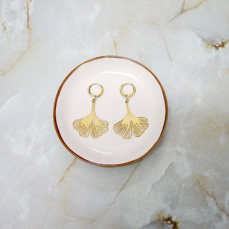 [Refurbished] Simple Ginkgo Silhouette Earrings - Earrings & Clip-ons - Other Metals Gold