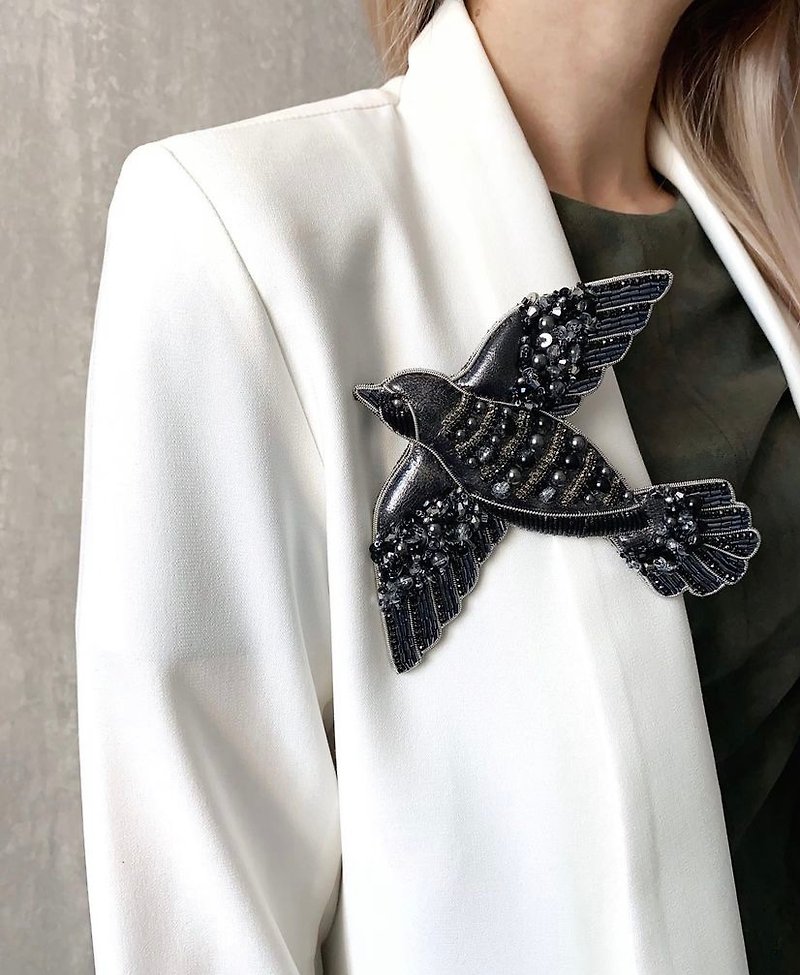 Brooch big black bird handmade leather - Brooches - Other Materials Black