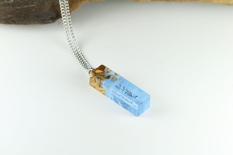 Your signature necklace - Jam pee burl wood x Na pha color with white smoke. - 項鍊 - 木頭 藍色