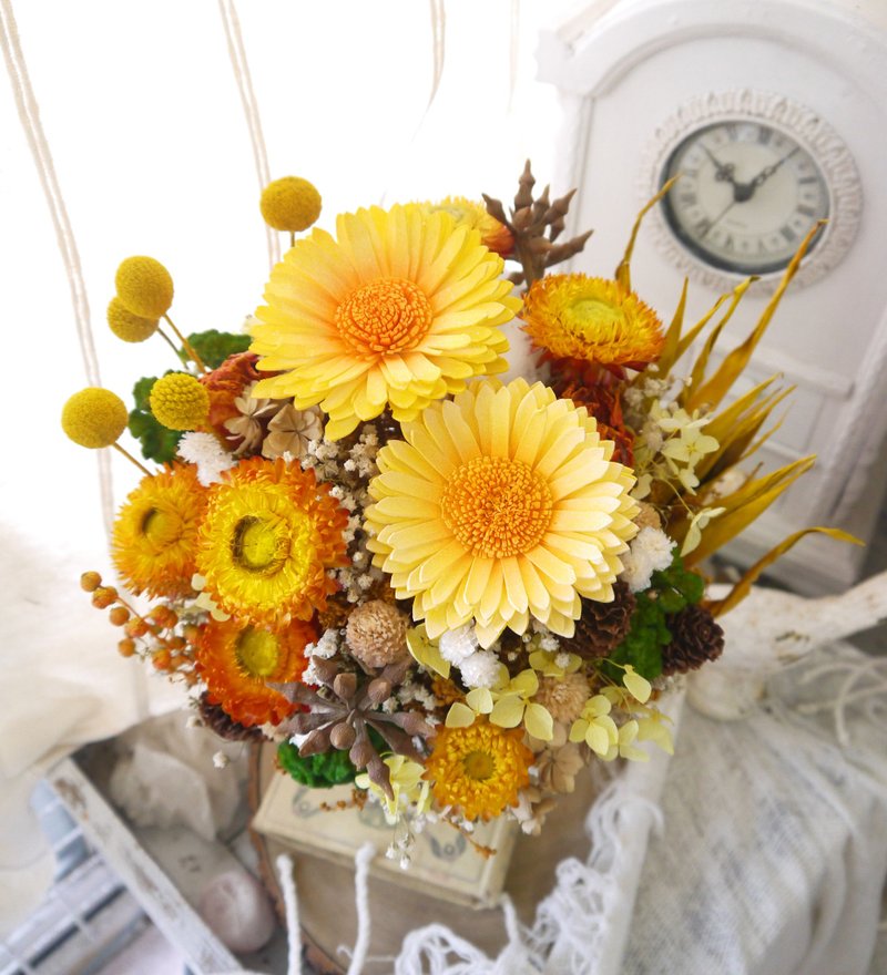 Spring flowers bloom. Sunny colors. First choice for dry flowers on the opening birthday. - Dried Flowers & Bouquets - Plants & Flowers Yellow