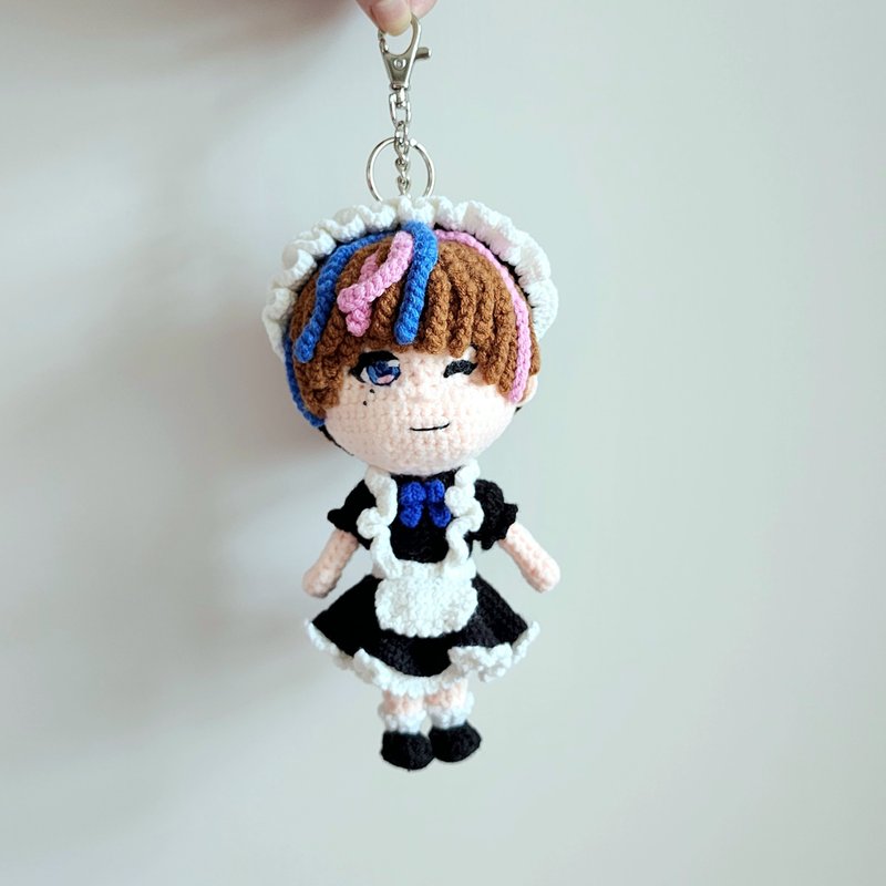 Custom Doll No. 10 Chibi Boy Doll Maid Outfit Keychain - ตุ๊กตา - ผ้าฝ้าย/ผ้าลินิน สีดำ