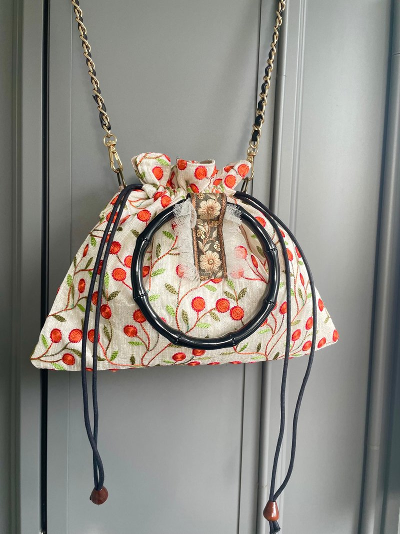 4-way drawstring bag with Indian embroidery and Japanese rings - 耳環/耳夾/耳骨夾 - 繡線 白色