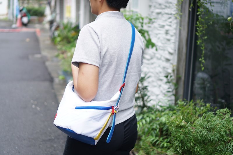 Bucket bag 3 way bag white colour - Messenger Bags & Sling Bags - Plastic White